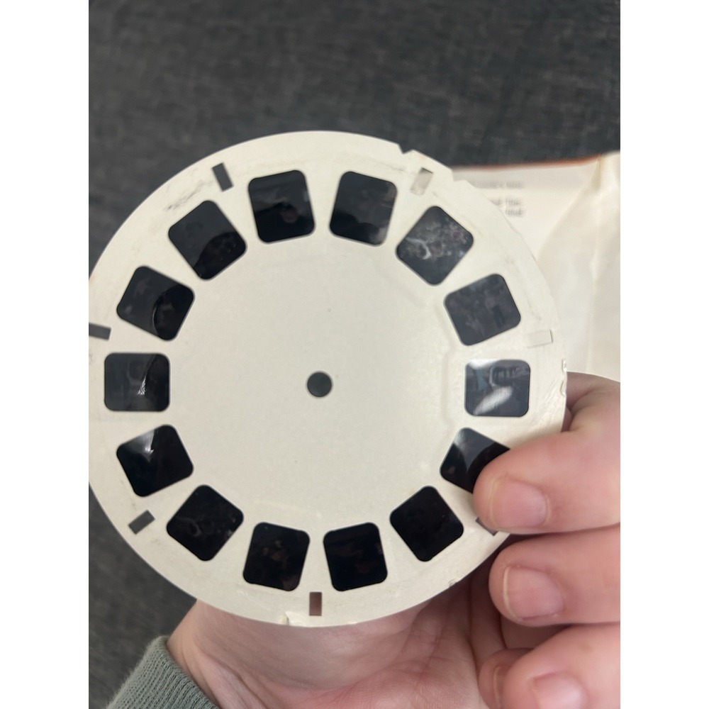 Vintage Sawyer's View-Master Viewer w/ Lassie & Timmy Reel "The Runaway Mule" - Picture 9 of 10